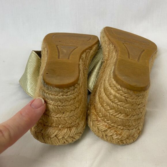 Andre Assous Sandals 40 / 9.5 Womens Gold Leather Thong Espadrille Wedge Spain - Picture 7 of 12